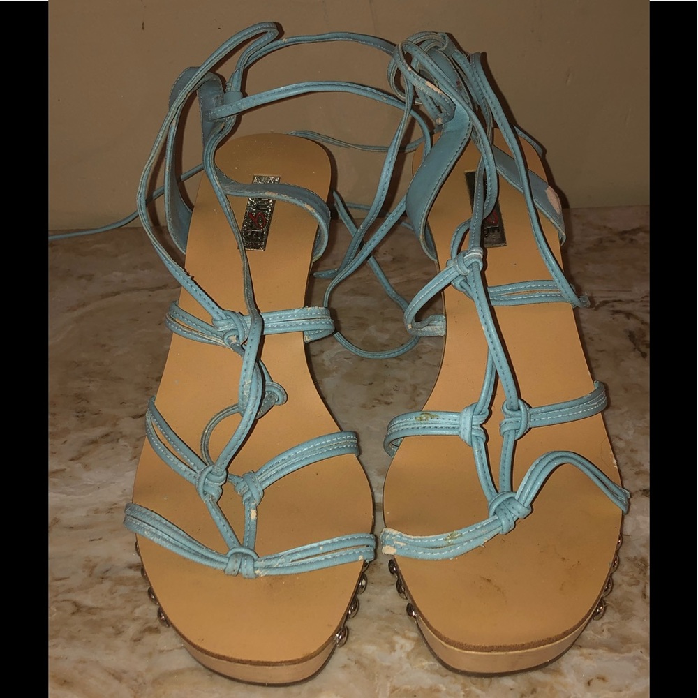 Wooden heel